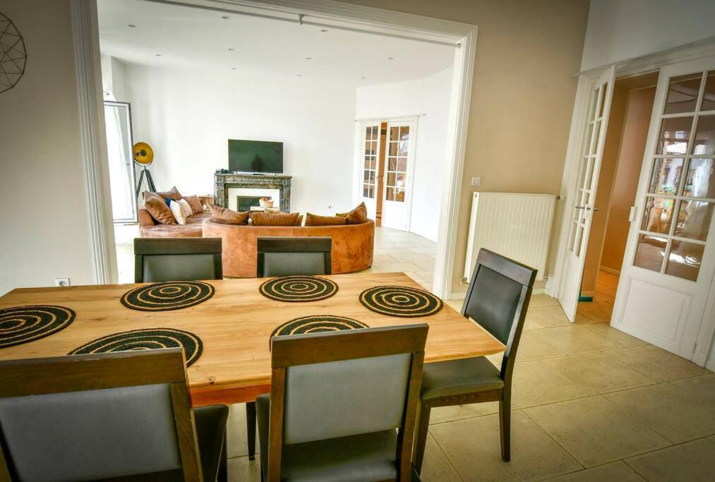 Grand Appartement De Haut Standing En Centre-Ville Montluçon Buitenkant foto