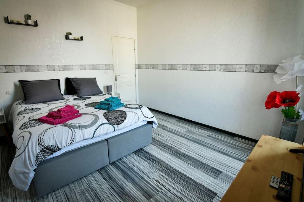 Grand Appartement De Haut Standing En Centre-Ville Montluçon Buitenkant foto