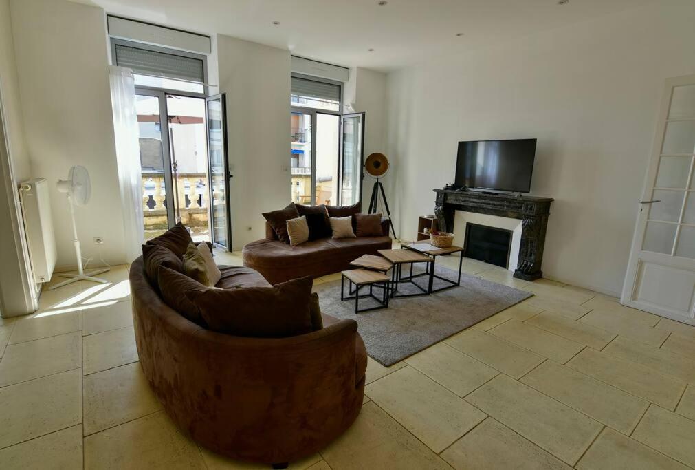 Grand Appartement De Haut Standing En Centre-Ville Montluçon Buitenkant foto
