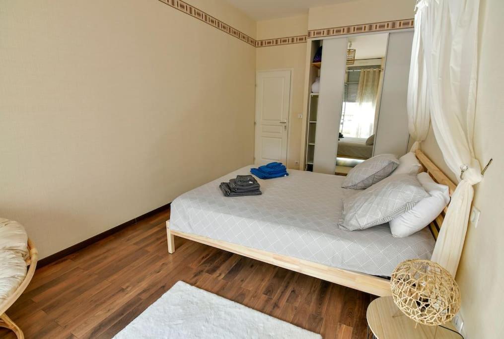 Grand Appartement De Haut Standing En Centre-Ville Montluçon Buitenkant foto
