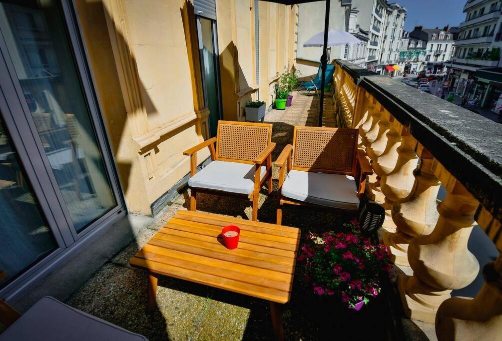 Grand Appartement De Haut Standing En Centre-Ville Montluçon Buitenkant foto