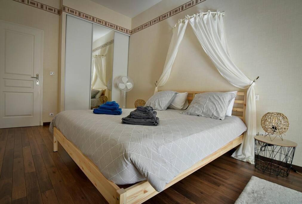 Grand Appartement De Haut Standing En Centre-Ville Montluçon Buitenkant foto