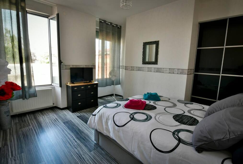 Grand Appartement De Haut Standing En Centre-Ville Montluçon Buitenkant foto